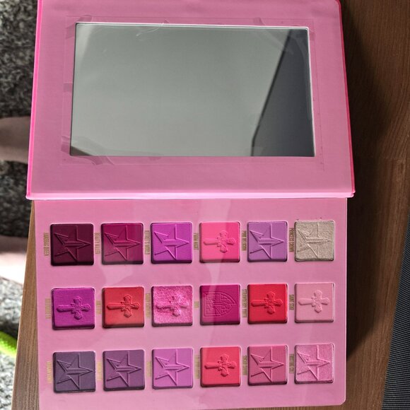 Huge jeffree star lot! - Picture 5 of 16